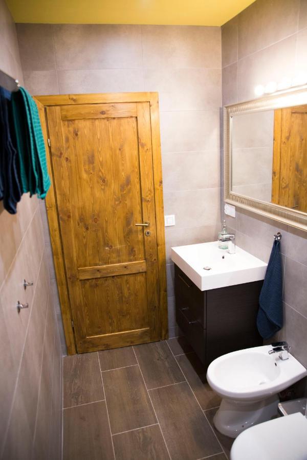 Luxurio Rooms With Baths Livorno Bagian luar foto