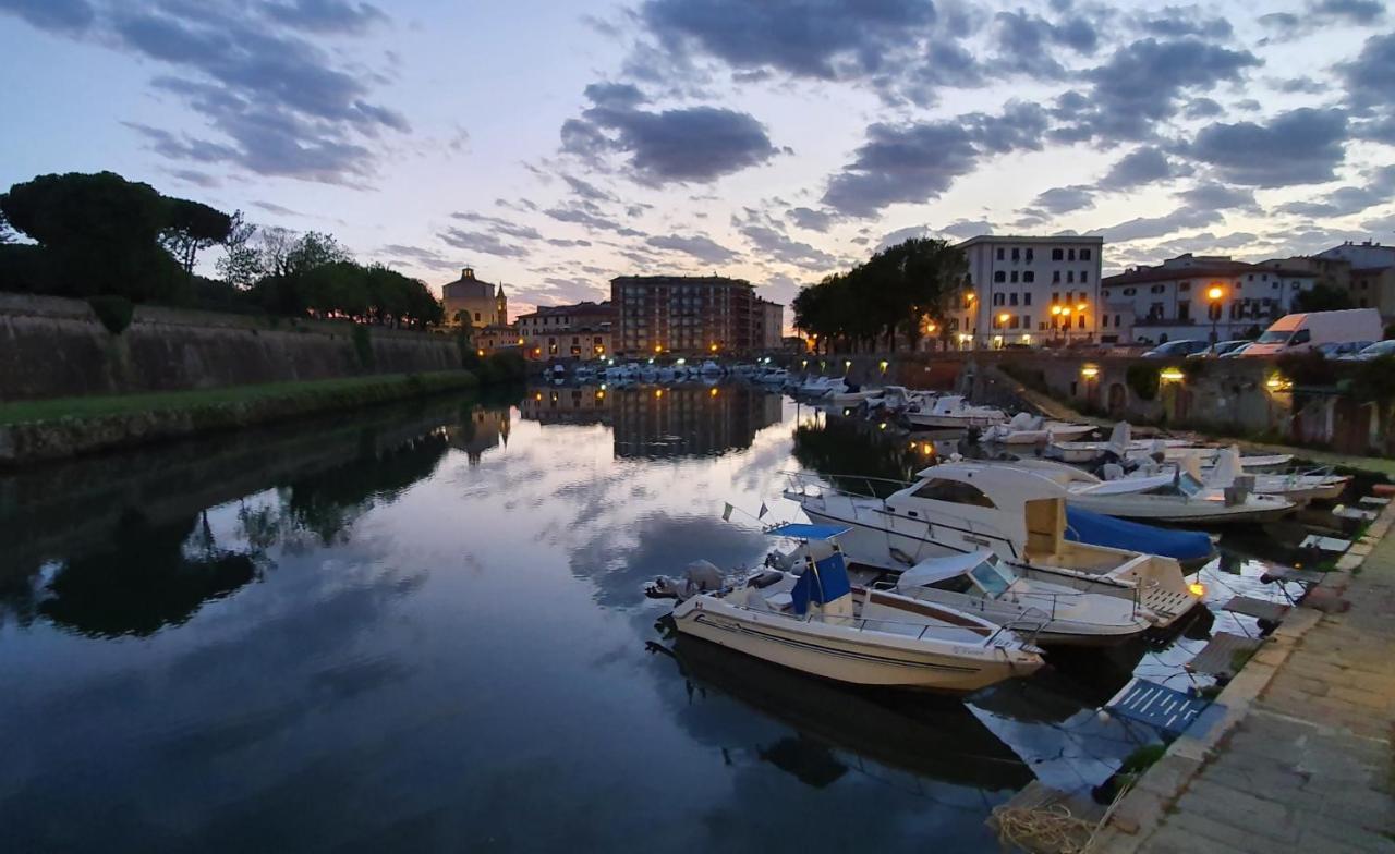 Luxurio Rooms With Baths Livorno Bagian luar foto