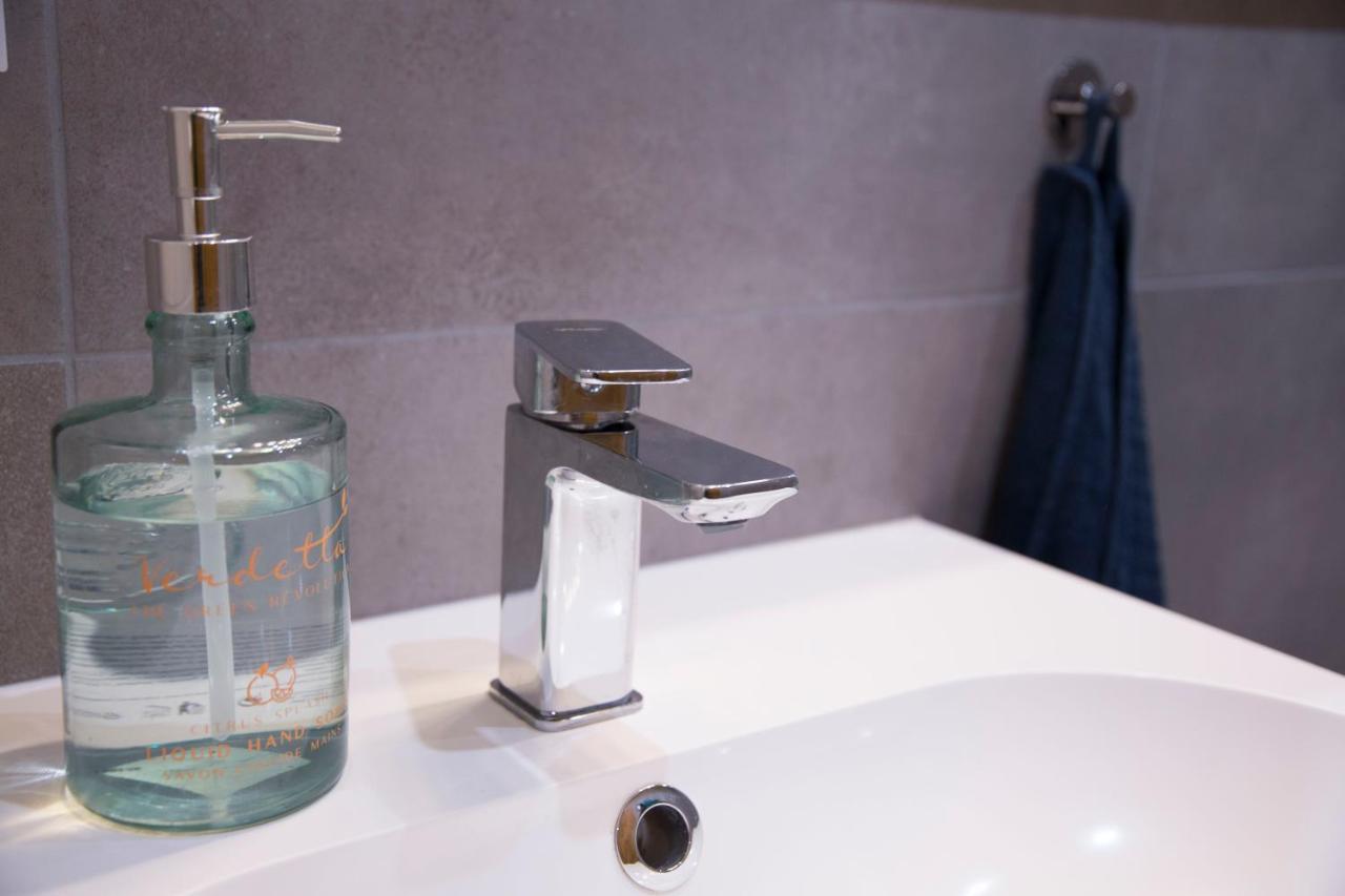 Luxurio Rooms With Baths Livorno Bagian luar foto