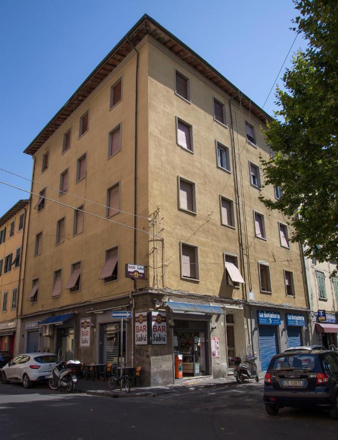 Luxurio Rooms With Baths Livorno Bagian luar foto