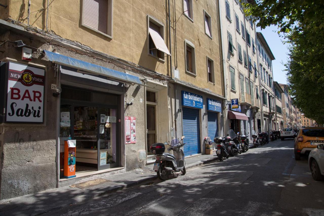 Luxurio Rooms With Baths Livorno Bagian luar foto