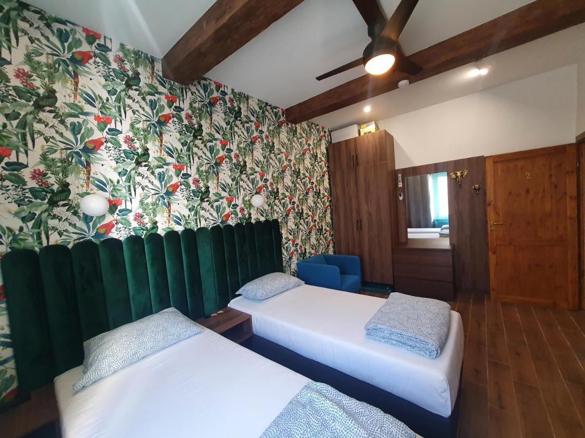 Luxurio Rooms With Baths Livorno Bagian luar foto