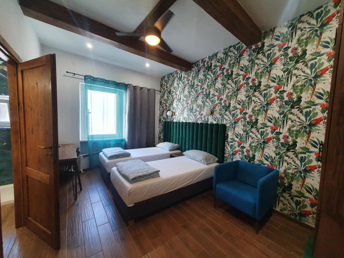 Luxurio Rooms With Baths Livorno Bagian luar foto