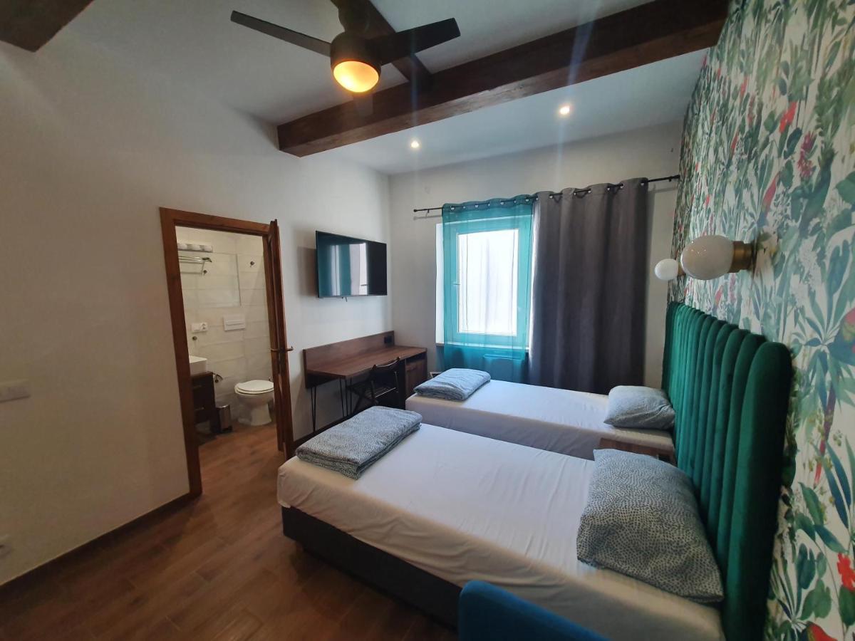 Luxurio Rooms With Baths Livorno Bagian luar foto
